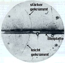 Positron-Spur in der Nebelkammer